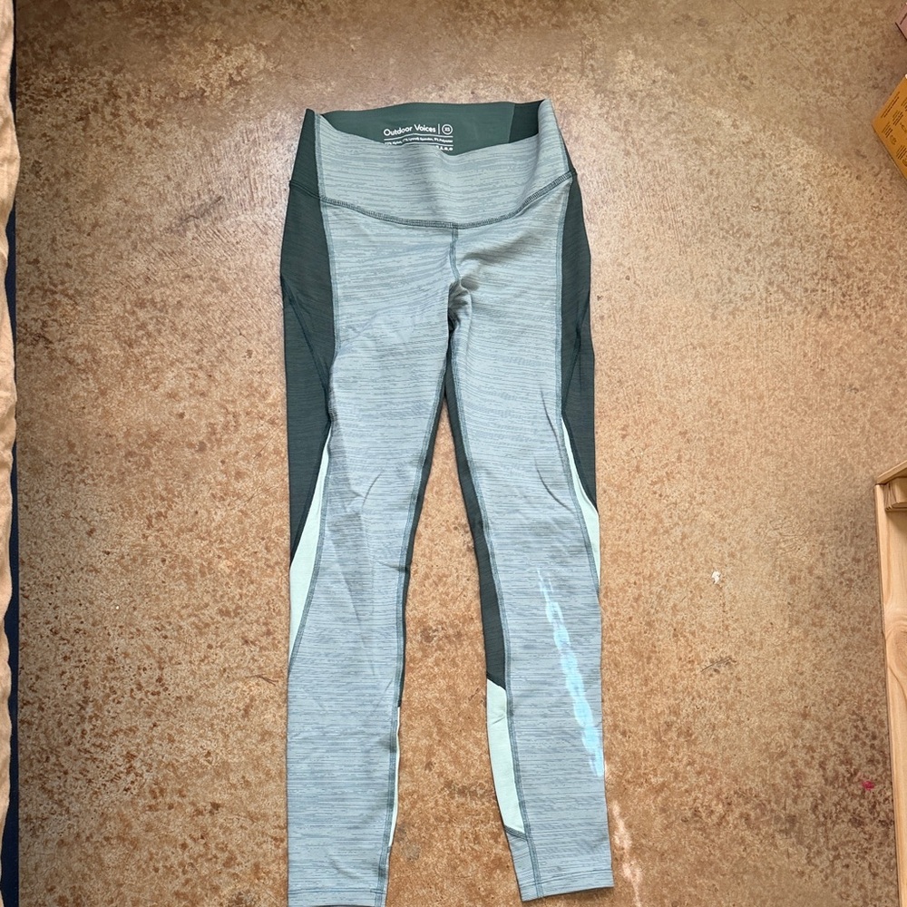Outdoor Voices Women's Swim Leggings - Light Gray and Dark Green